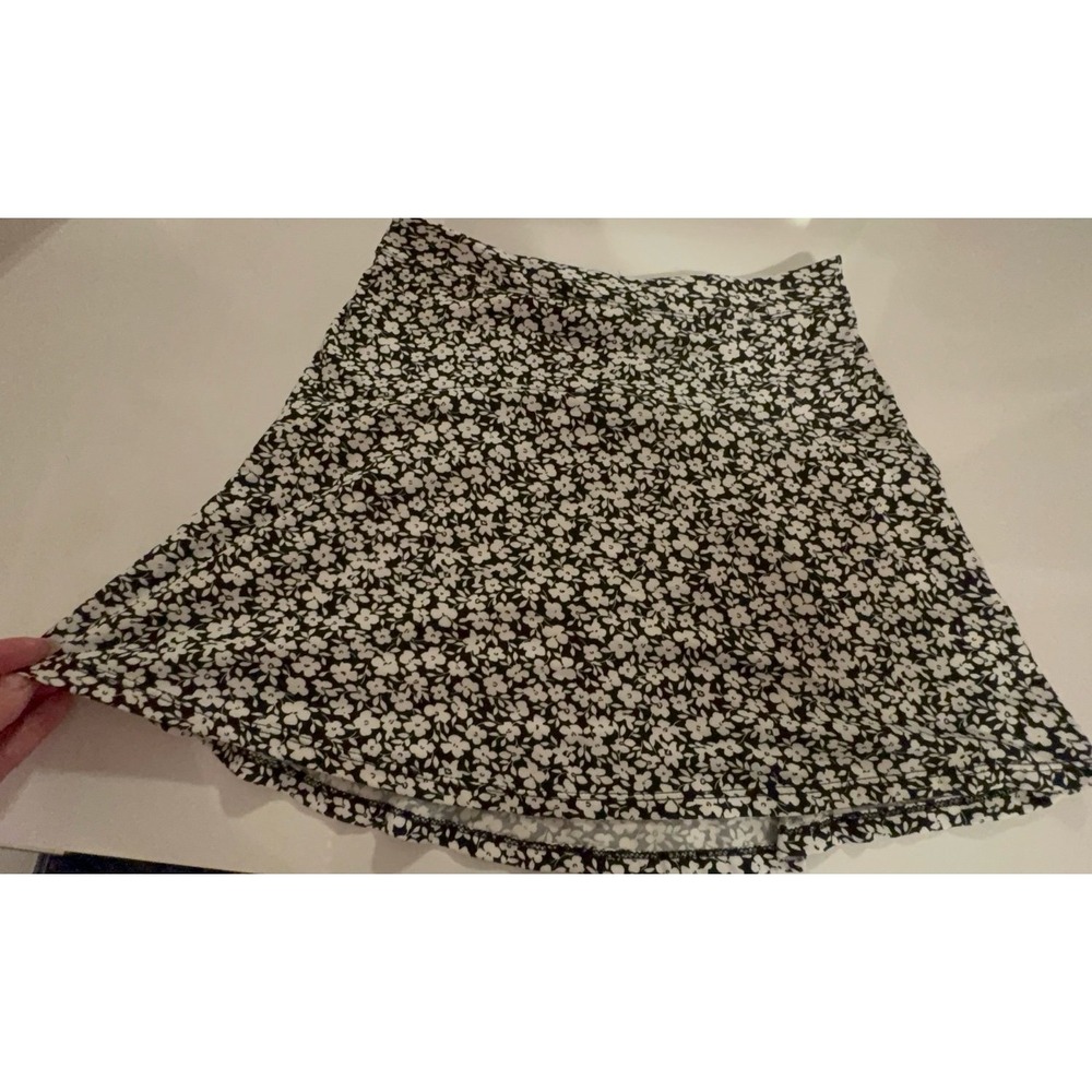 Like new condition girls size 14 buttery soft White Fawn mini skirt from Tilly's